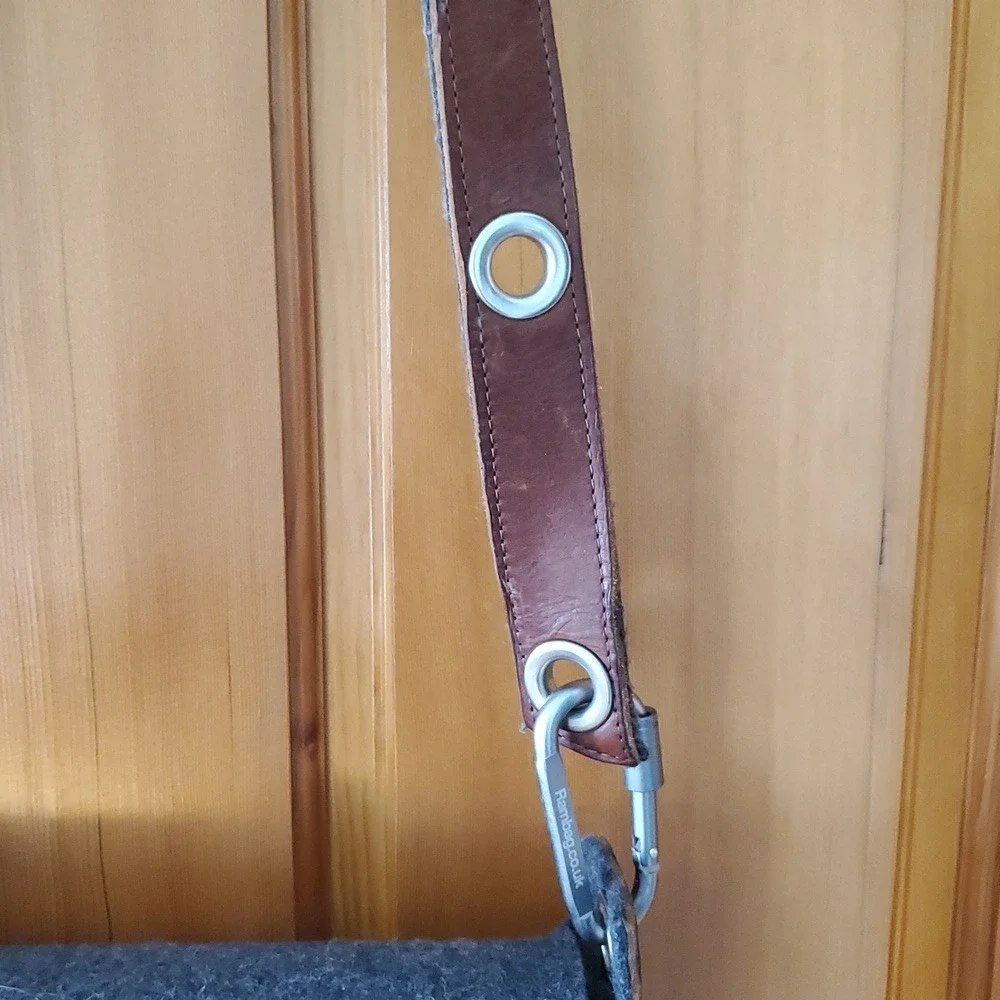 Rambag Gray Felt‎ Medium Messenger Bag With Carbiner Hardware & Rivets